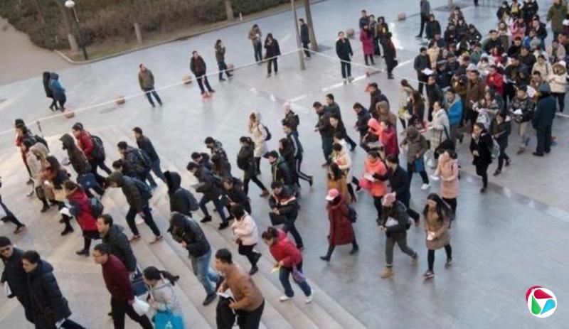 中国公务员报考人数创历史新高