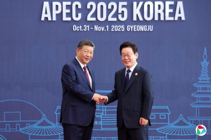 习近平迟15分钟抵APEC会场 引发外交观察人士关注