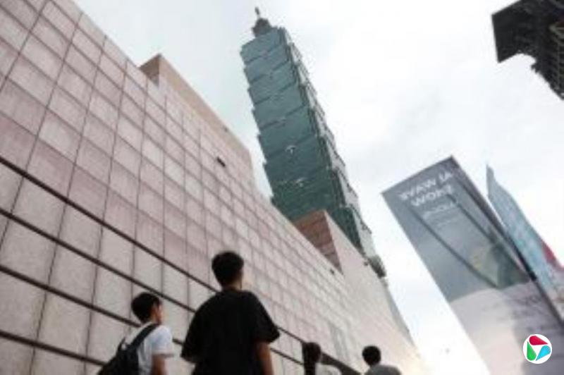 郑丽文正式任国民党主席 卢秀燕侯友宜缺席