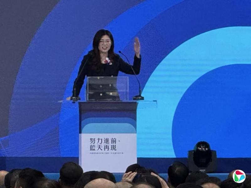 郑丽文接任党主席誓言将国民党从羊群变狮群 马英九落泪