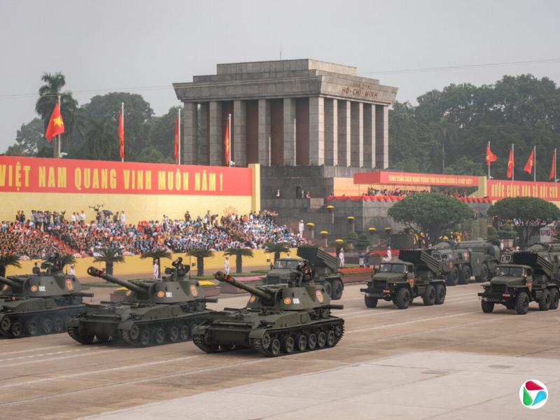 在越南首都河内举行的越南建国80周年阅兵上,俄罗斯制造的榴弹炮和火箭发射器亮相。