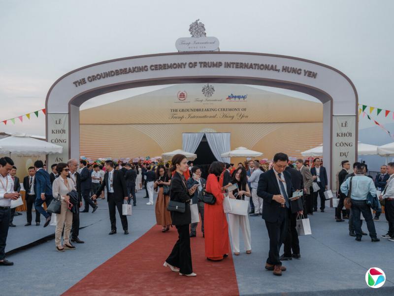 越南特朗普酒店及高尔夫球场开发项目于5月举行奠基仪式。该项目征地行为激怒了当地居民。