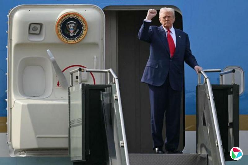 特朗普已乘坐“空军一号”离开釜山