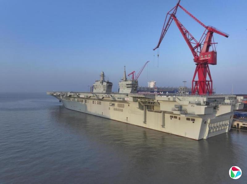 076两栖攻击舰四川舰下水11个月后首次航行试验