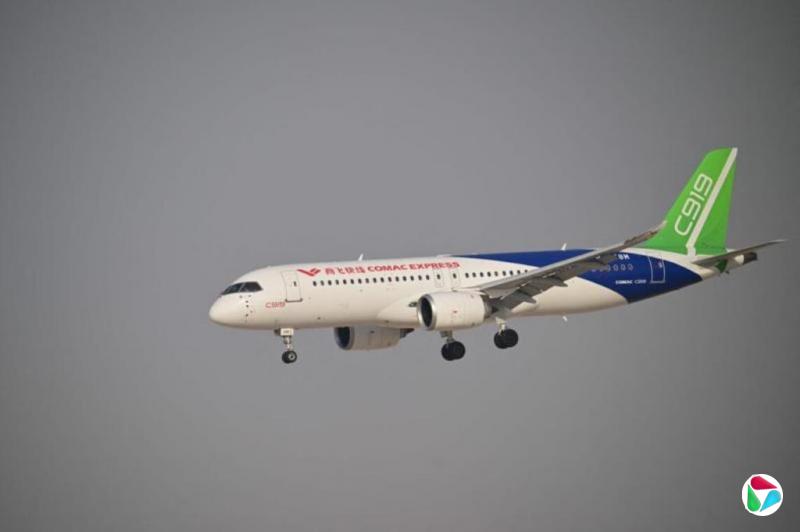 中国C919飞机首次迪拜航展亮相 寻求中东订单