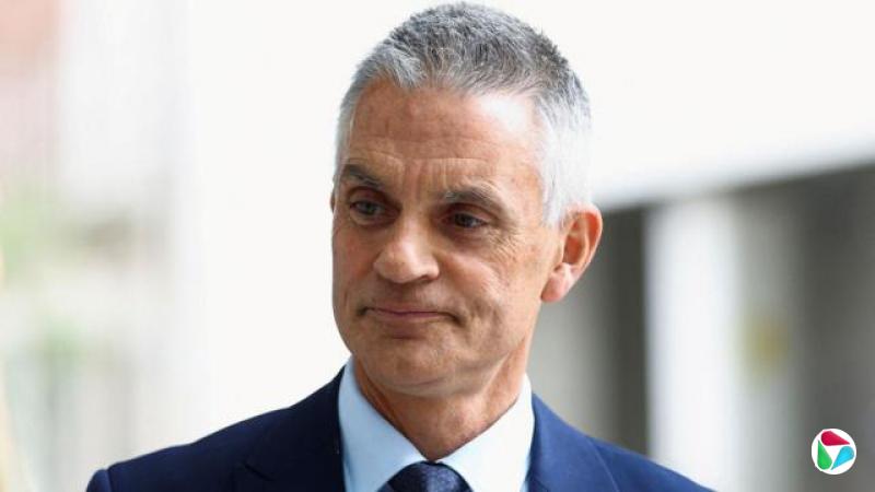 2022年4月28日,BBC总裁蒂姆·戴维在伦敦BBC国际部办公楼外的资料照片