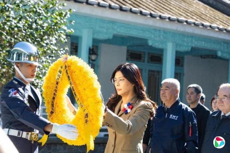 国民党主席郑丽文拜谒两蒋父子 期许“国共进行和解”