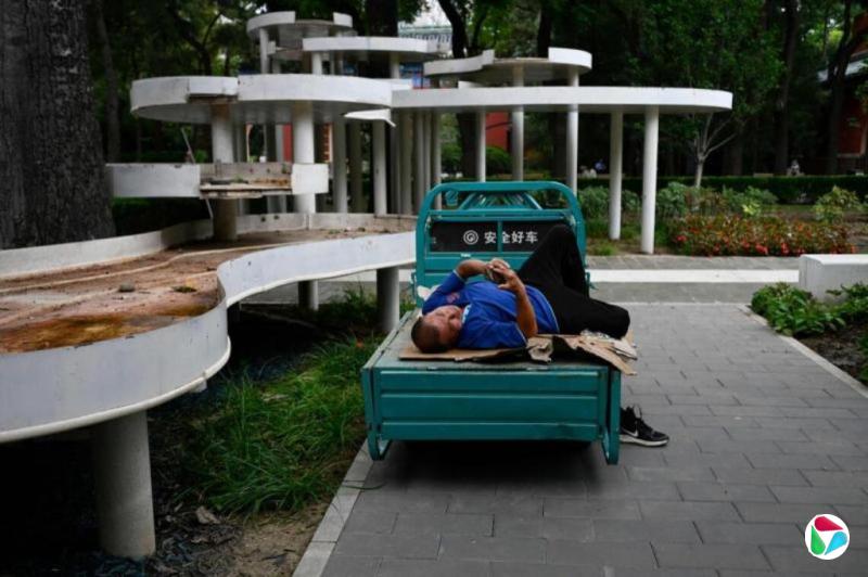 下午察:国家大事与月薪3000元人民币