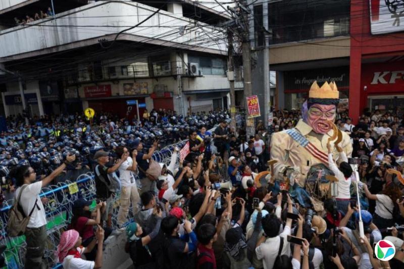 菲律宾民众反腐示威促小马可斯下台