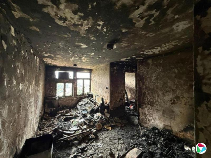 香港宏福苑大火现场采集到七处棚网没有达到阻燃标准