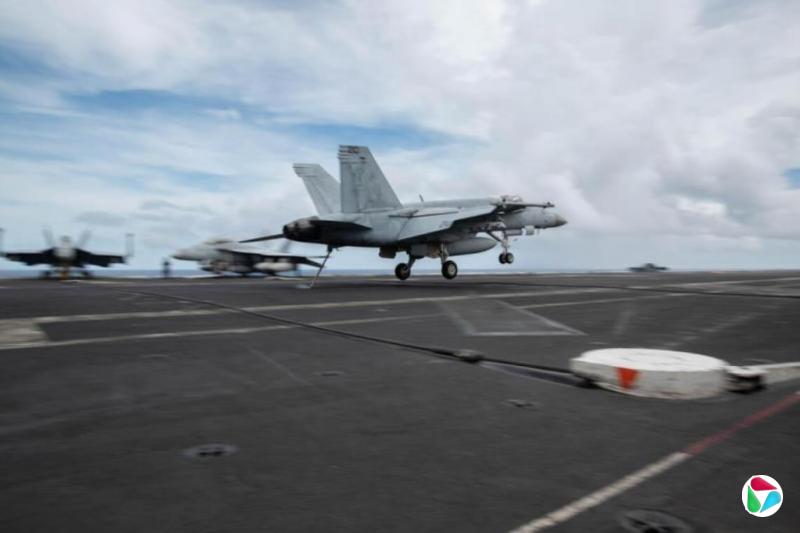 美媒:两架美军战机飞入委内瑞拉领空