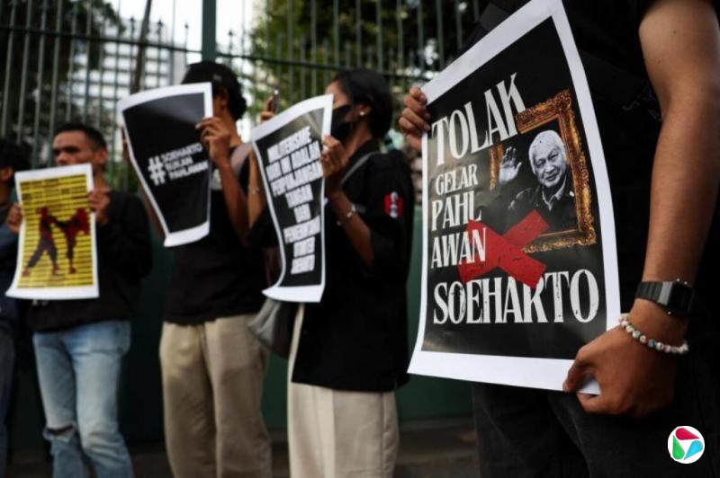 马克斯·莱恩:追封苏哈多为国家英雄 引爆印尼社媒论战